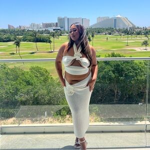 Size large fashion nova crochet set